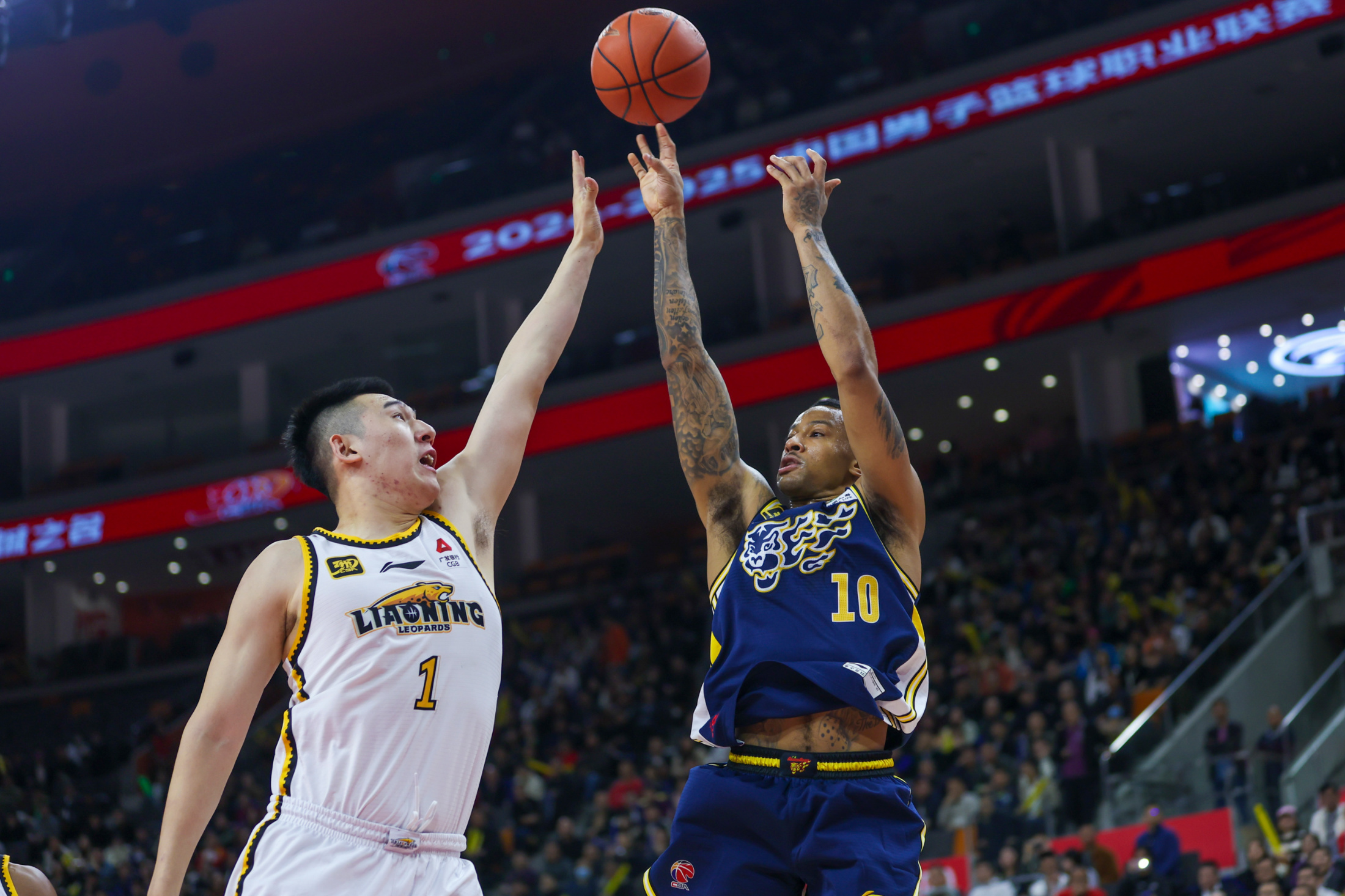 加时末段突围战来临，浙江队围绕社区盾外线爆发，赛场秩序良好，高层口径保持一致的简单介绍