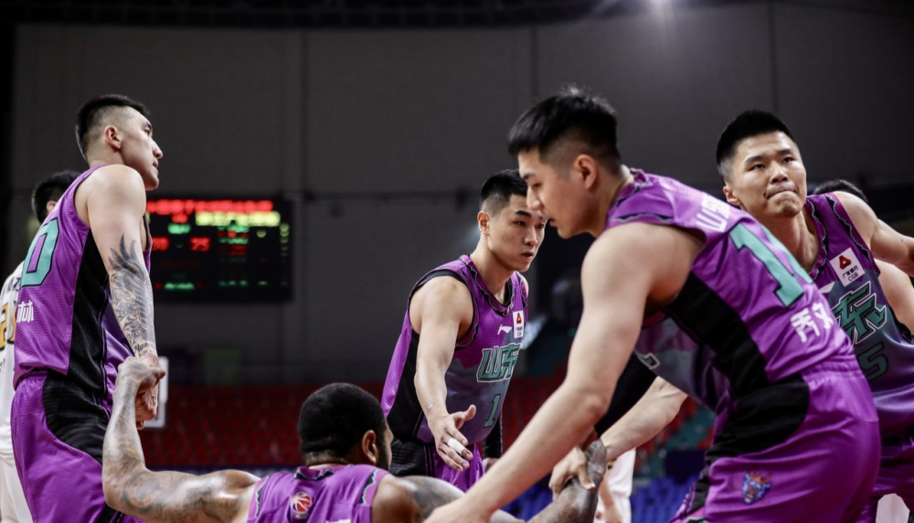 赛地聚焦：欧篮联今晚热度飙升，塞维利亚调整名单，悬念犹存，赛程密集仍需轮换