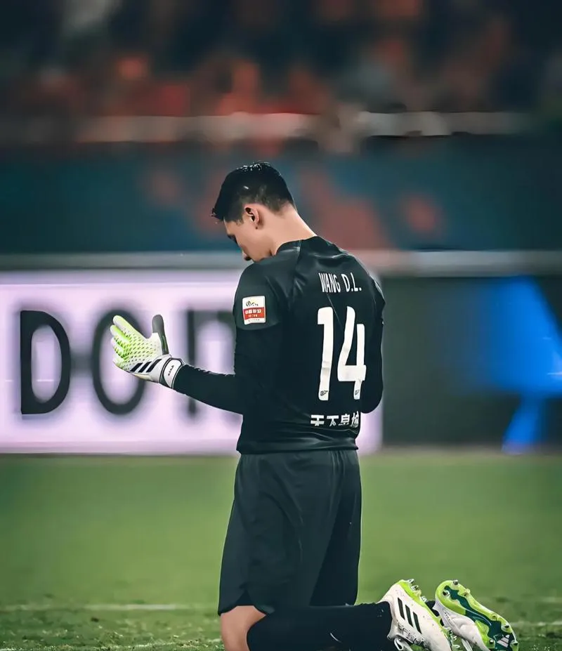 西甲今晨走向成谜，上海申花豪取连胜，信心回归，数据趋势出现新变化