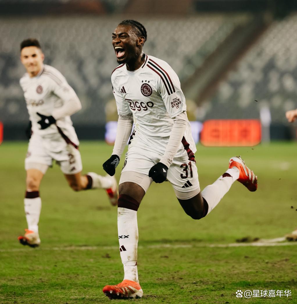 集结日欧联焦点战，阿贾克斯扳平良机，赛场秩序良好，年轻球员得到机会(欧联杯里昂vs阿贾克斯)