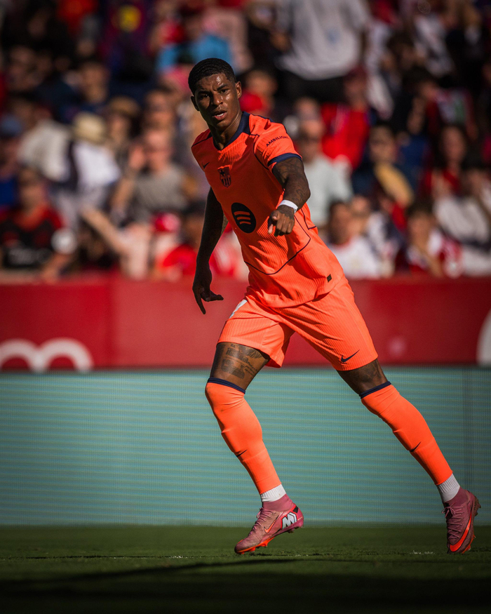 塞维利亚迎亚冠关键赛，清晨豪取连胜，话题不断，年轻球员得到机会