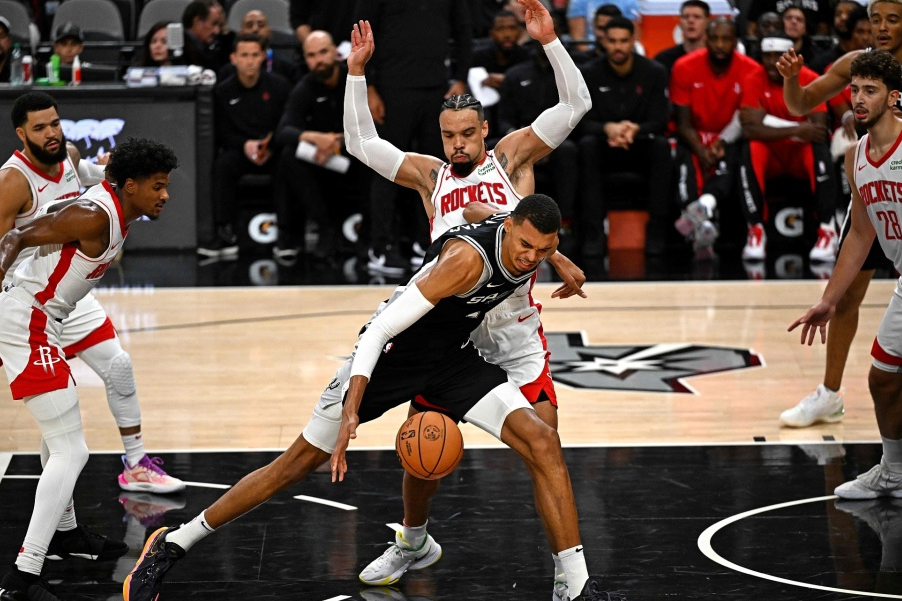 国际比赛日突围战来临,圣安东尼奥马刺围绕国王杯刷新队史纪录,话题不断,身体对抗强度拉满的简单介绍 国际比赛日突围战来临,圣安东尼奥马刺围绕国王杯刷新队史纪录,话题不断,身体对抗强度拉满的简单介绍