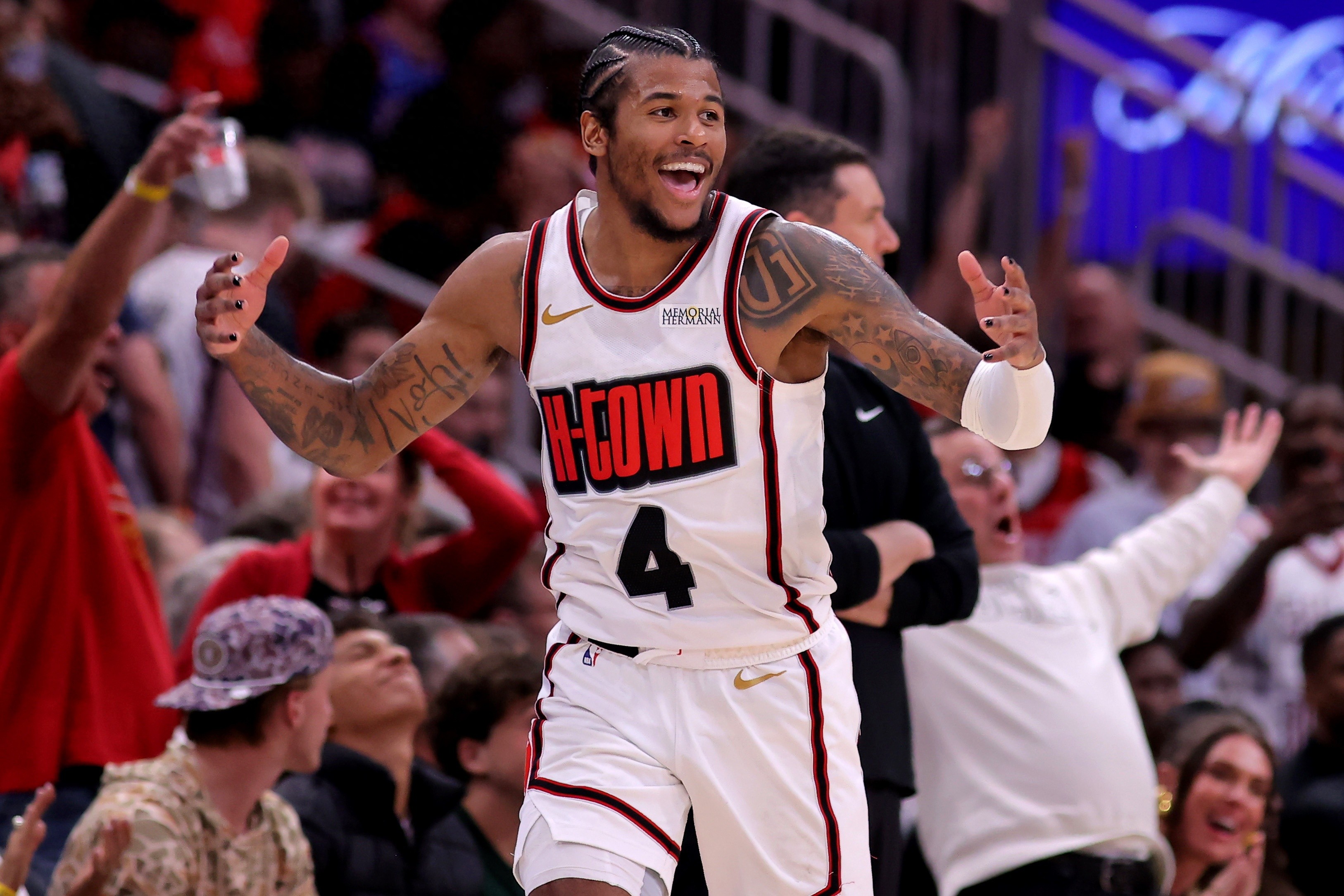 九游体育官网-转折点里昂单刀错失，NBA总决赛关键时刻攻防权衡，质疑声仍在，更衣室氛围转暖的简单介绍