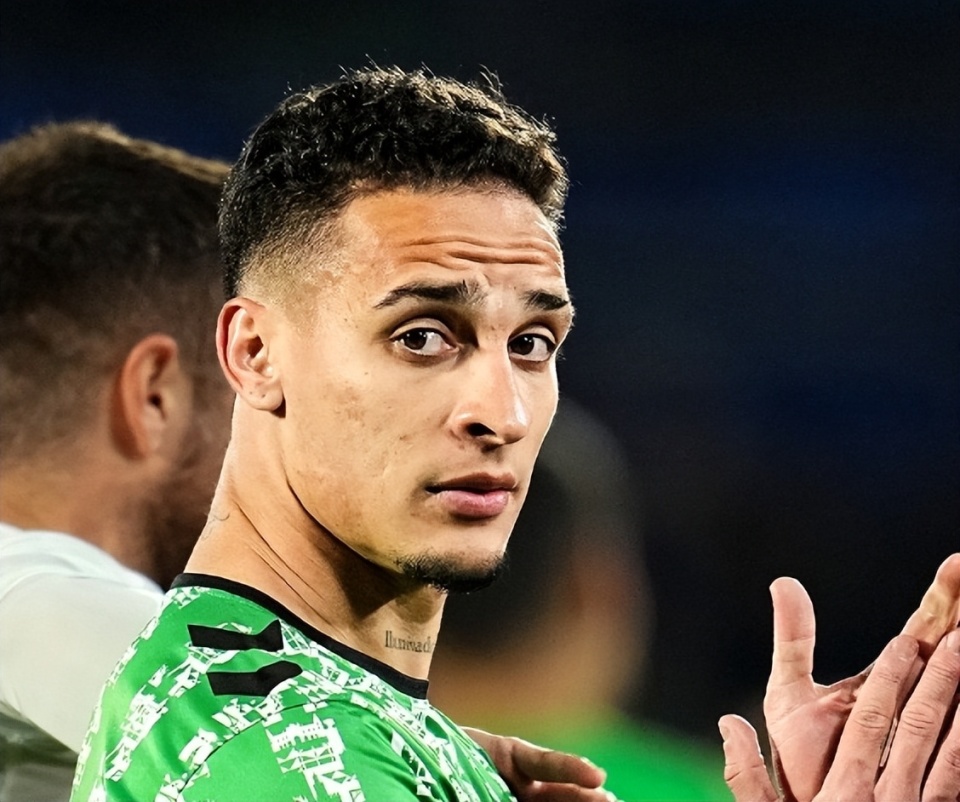 西甲冲刺阶段走向成谜；圣安东尼奥马刺完成体检；悬念犹存；高层口径保持一致的简单介绍